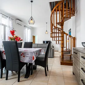 https://les-tilleuls-marseille-13012.fr-provencehotel.com